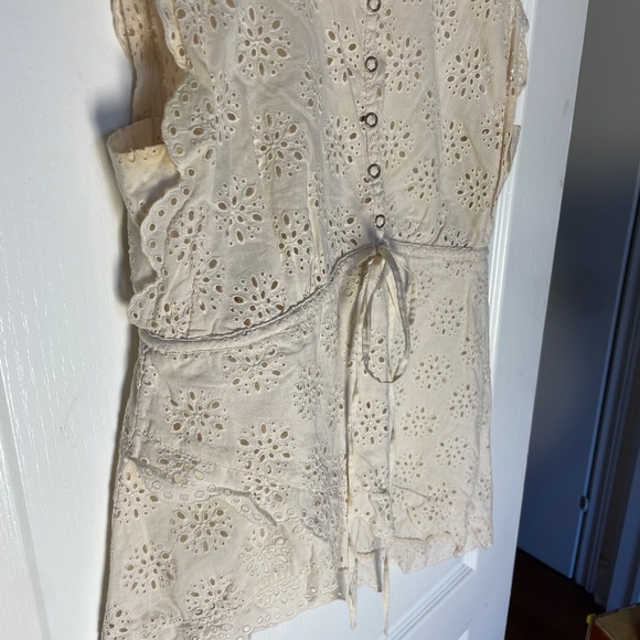 robbi & nikki eyelet lace top - Picture 5 of 13